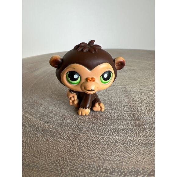 Littlest Pet Shop LPS Chimpanzee #223 Dark Brown Green Eyes 2006 - Picture 1 of 6